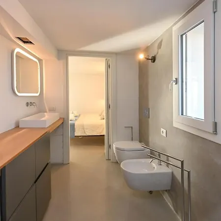Panoramic Design Penthouse W Cinema Jacuzzi *