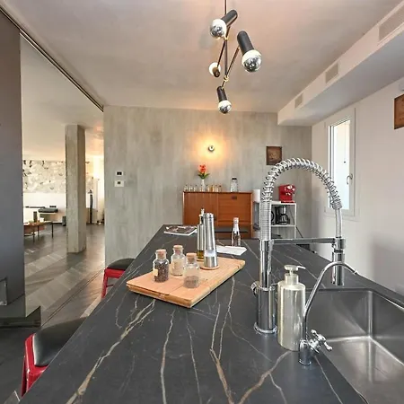 Panoramic Design Penthouse W Cinema Jacuzzi Lägenhet *